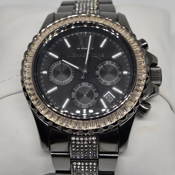 Michael Kors Everest Chronograph Watch - Picture 5 of 15